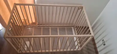 Cuna de madera con colchón incluido más mudador - miniatura 2
