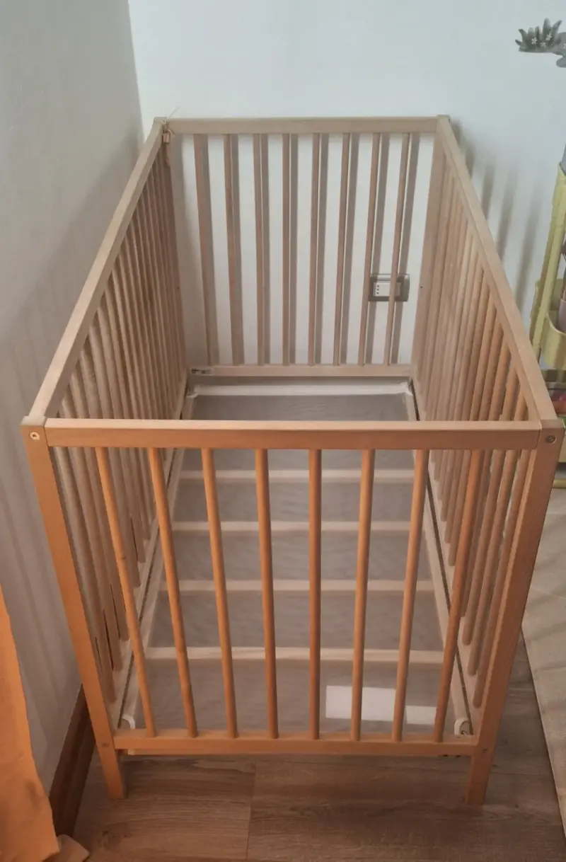 Cuna de madera con colchón incluido más mudador - 3