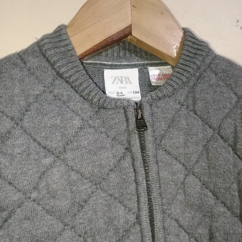 Chaqueta acolchada gris para niño - 3