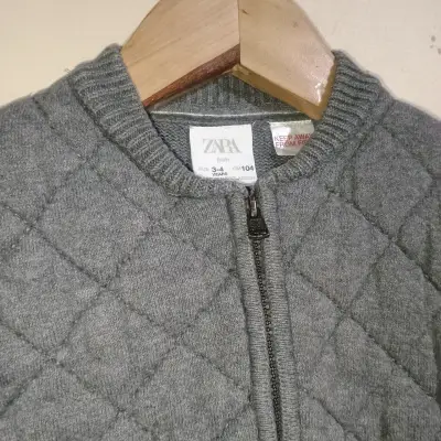 Chaqueta acolchada gris para niño - miniatura 3