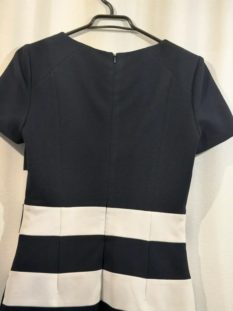 Vestido a rayas blanco y azul marino - 5