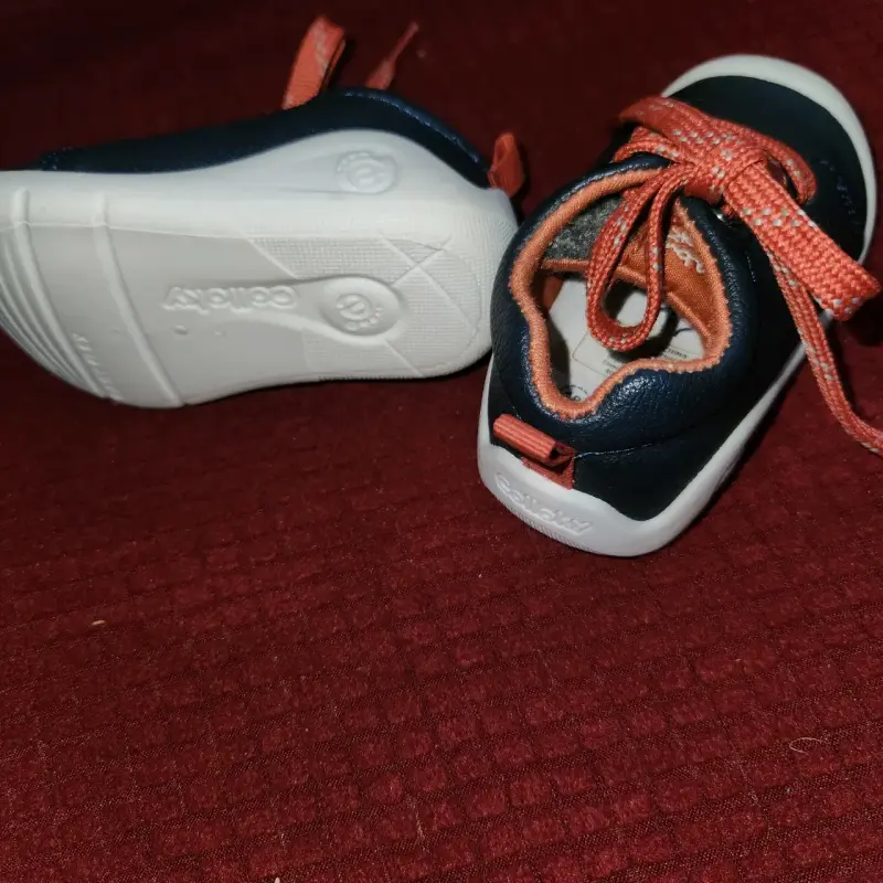 Zapatitos de bebé azul marino con cordones - 2
