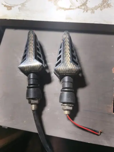 Luces direccionales para moto - miniatura 2