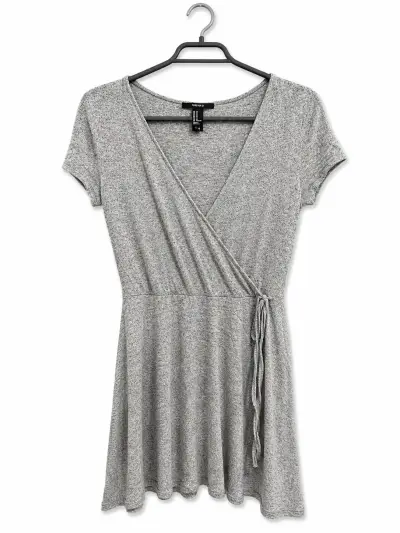 Vestido gris Forever 21 con diseño cruzado - miniatura 1