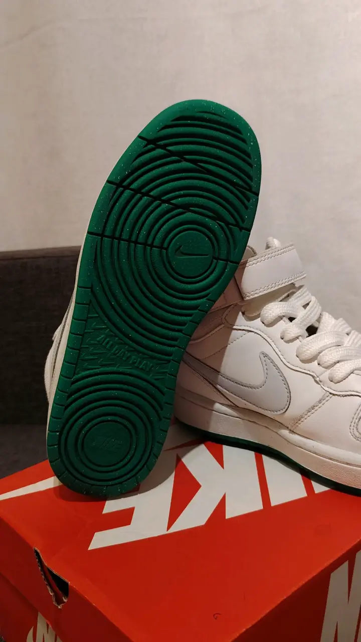 Zapatillas Nike blancas de caña alta - 3