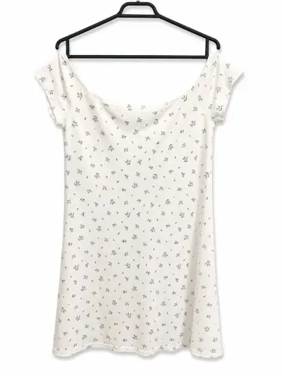 Vestido blanco con estampado floral - miniatura 1