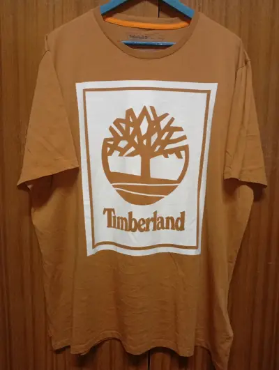 Polera Timberland marrón con logo - miniatura 1