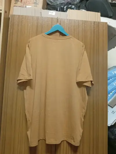 Polera Timberland marrón con logo - miniatura 3