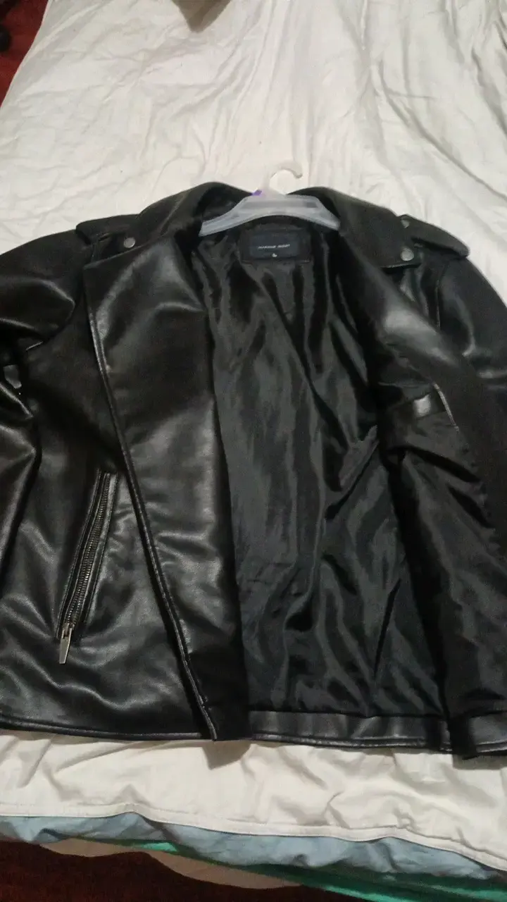 Chaqueta de cuero negra estilo biker - 2
