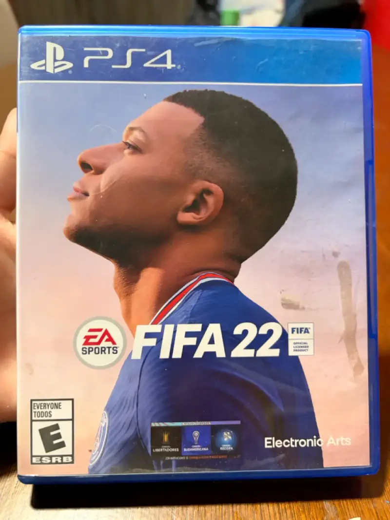 Juego FIFA 22 para PS4 en buen estado - 4