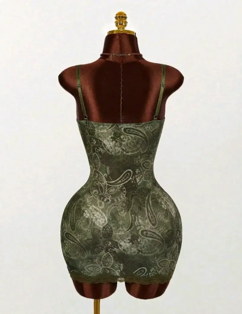 Vestido ajustado verde con encaje - 2