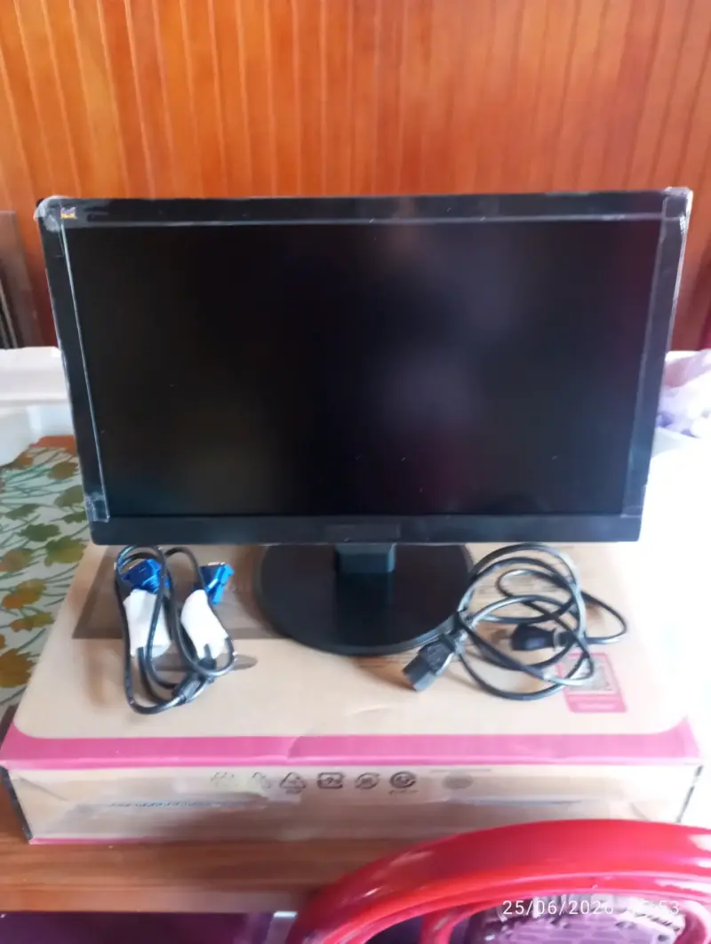 Monitor ViewSonic de 20 pulgadas - 4