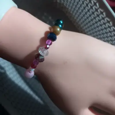 Pulsera de cuentas coloridas - miniatura 2