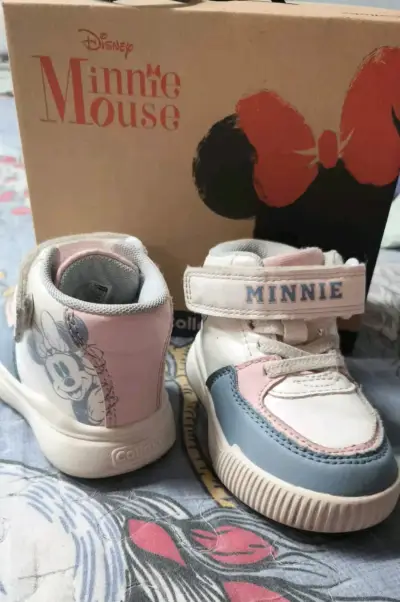 Zapatillas Minnie Mouse para niños - miniatura 3