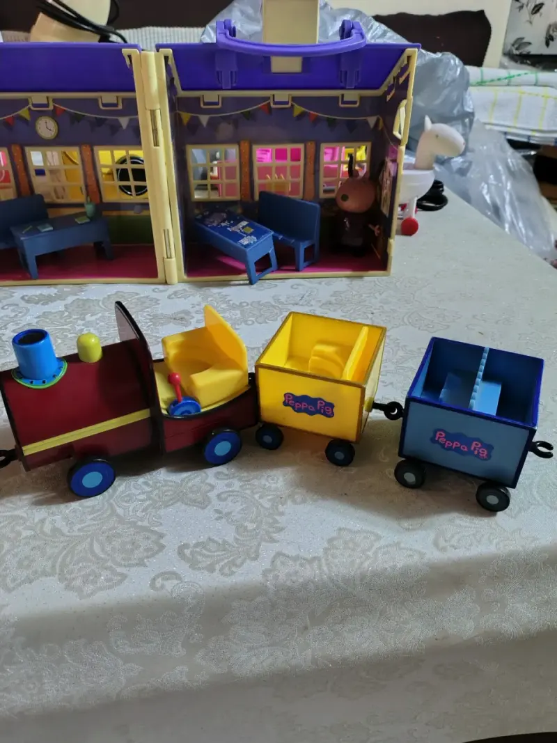 Tren de juguete Peppa Pig con vagones - 2