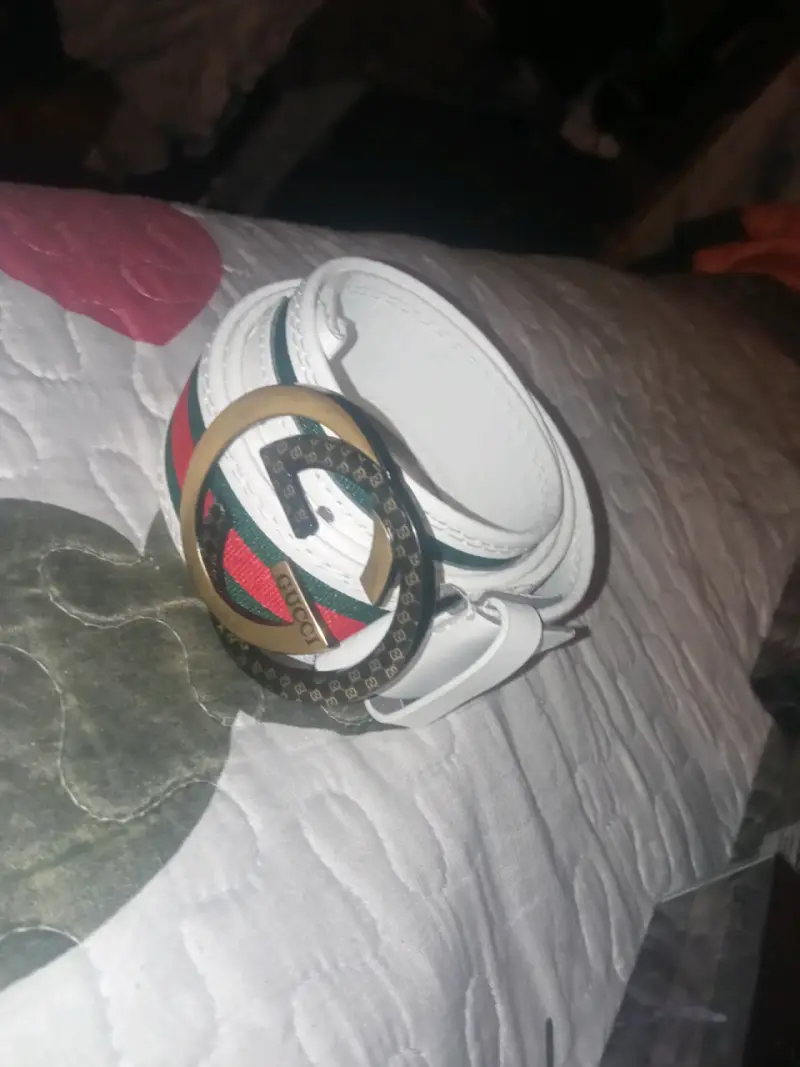 Cinturón blanco Gucci