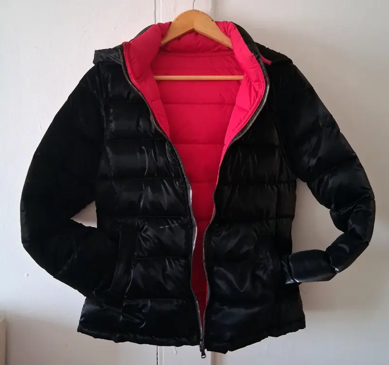 Chaqueta acolchada negra con capucha marca WADOS - 2