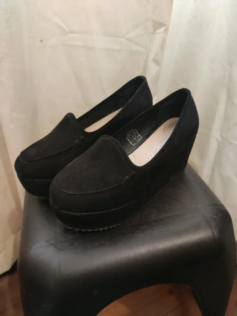 Zapatos negros de plataforma para mujer