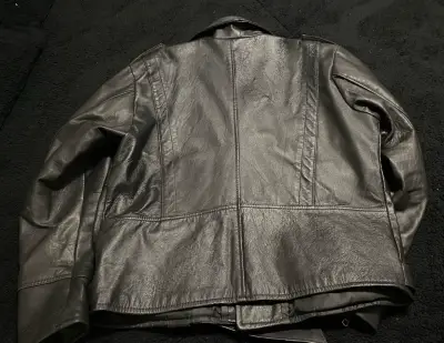 Chaqueta de cuero negra con cierre - miniatura 2