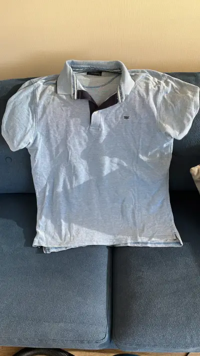 Polera  azul claro para hombre - miniatura 1