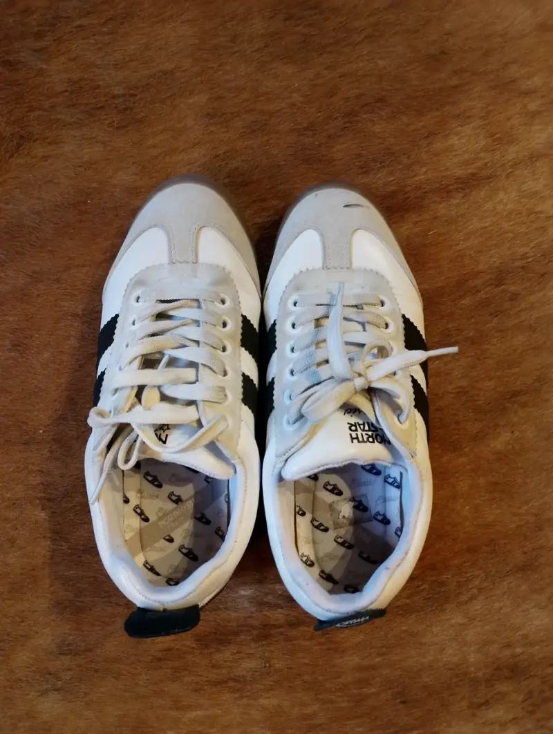Zapatillas deportivas blancas con negro - 3
