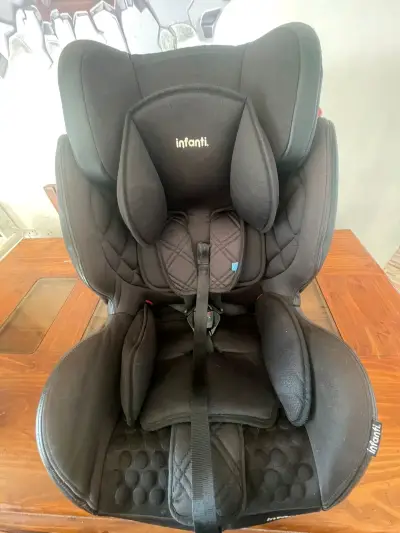 Silla de auto Infanti negra para bebé - miniatura 1