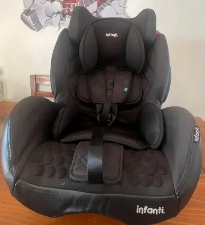 Silla de auto Infanti negra para bebé - miniatura 6