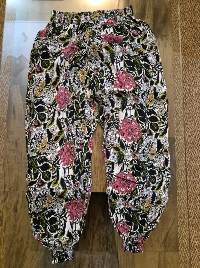 Pantalones estampados florales para mujer