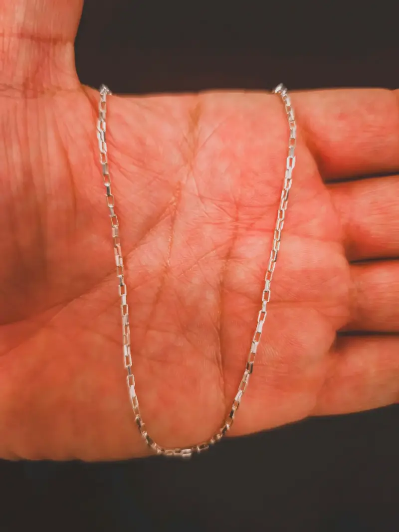 Cadena de plata elegante