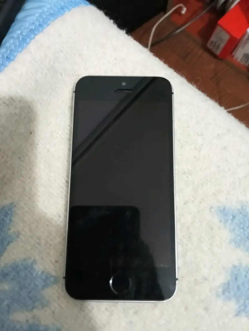 iPhone SE en buen estado - 3