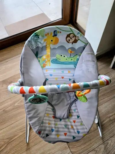 Silla mecedora para bebé con juguetes colgantes - miniatura 3