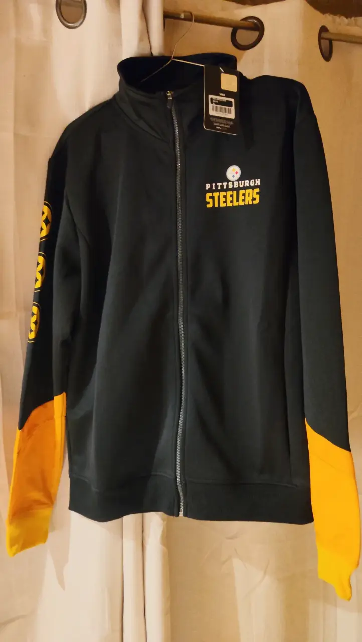 Chaqueta Pittsburgh Steelers negra y amarilla