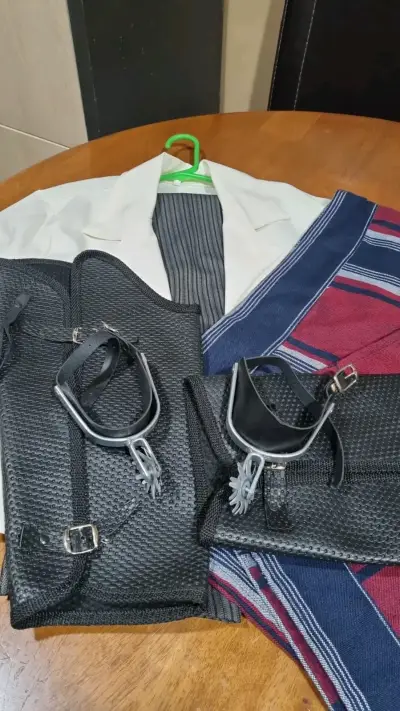 Traje de huaso chileno con espuelas - miniatura 1