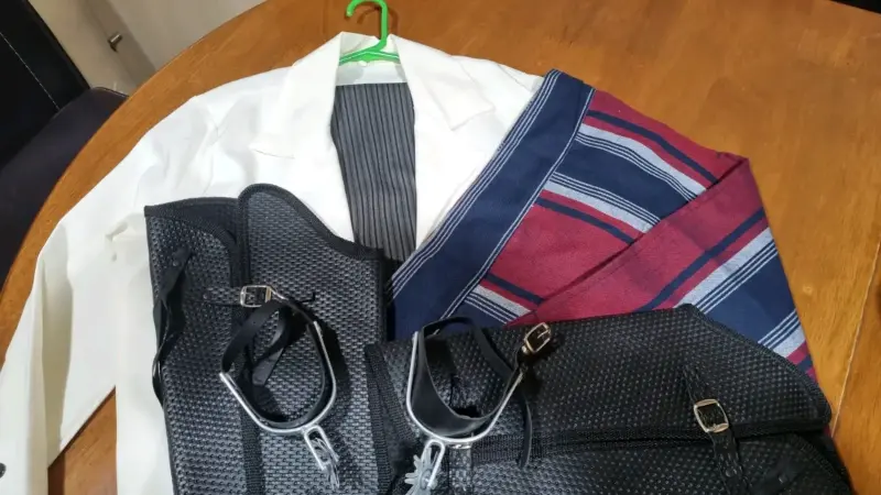 Traje de huaso chileno con espuelas - 2