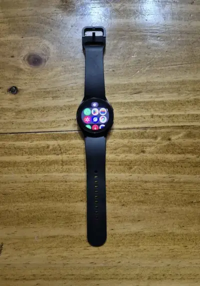 Samsung Galaxy Watch4 con accesorios - miniatura 3