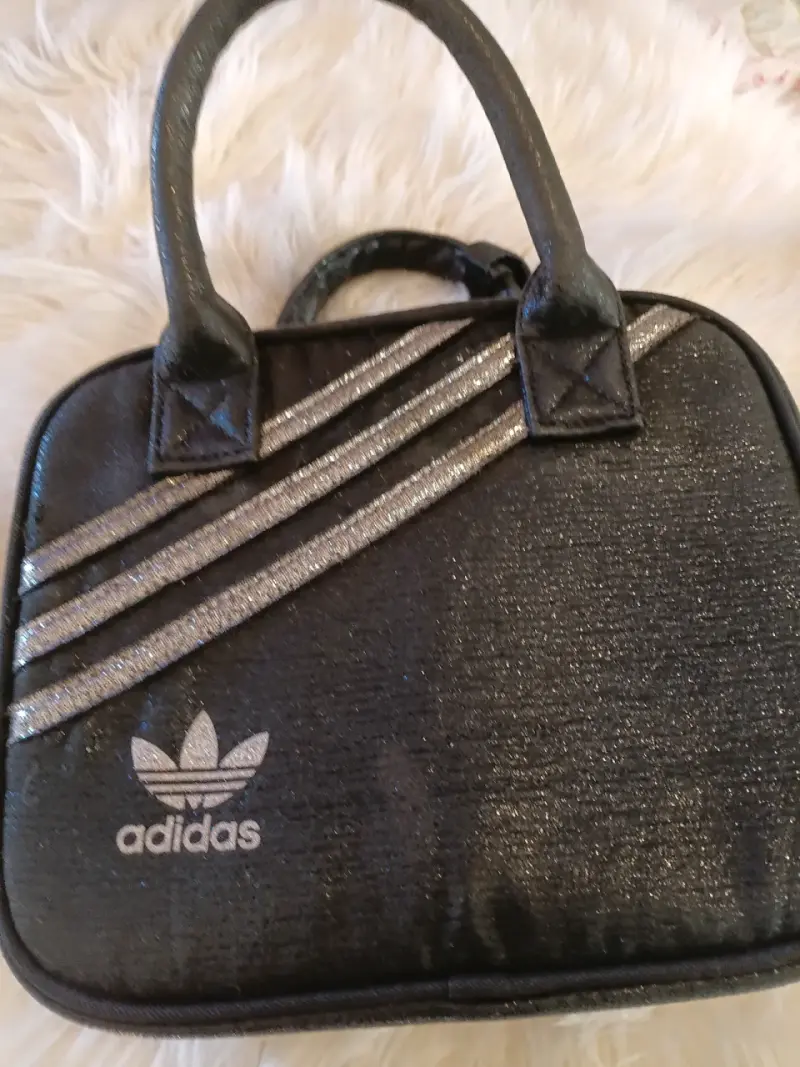 Bolso pequeño Adidas negro con brillo