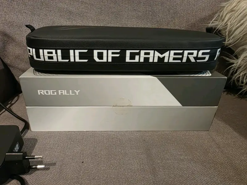 Consola portátil ROG Ally con estuche - 2