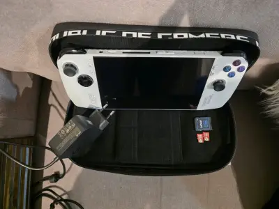 Consola portátil ROG Ally con estuche - miniatura 3