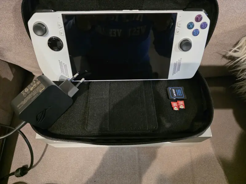 Consola portátil ROG Ally con estuche - 5