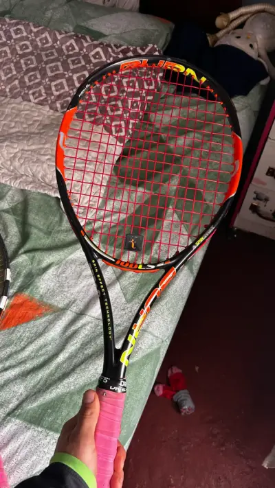 Raqueta de tenis Wilson Burn con grip rosa - miniatura 4