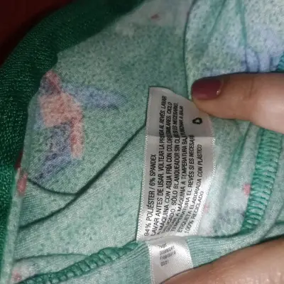 Pijama enterizo infantil con dinosaurios - miniatura 4
