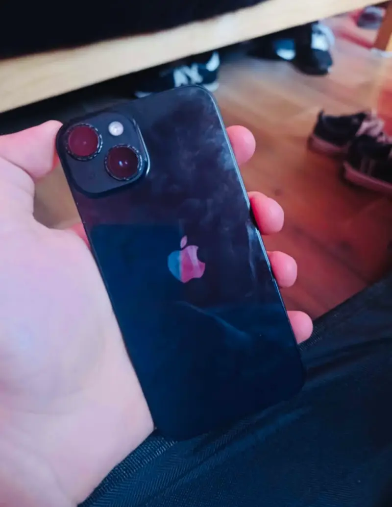 iPhone 14  con batería al 97% de capacidad - 3
