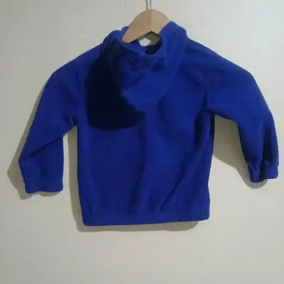 Polerón azul con capucha para niño - miniatura 2