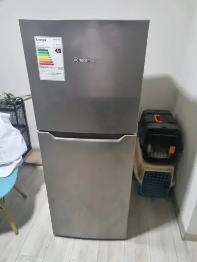 Refrigerador Mademsa Altus 1250 Inox 251 Litros - miniatura 1