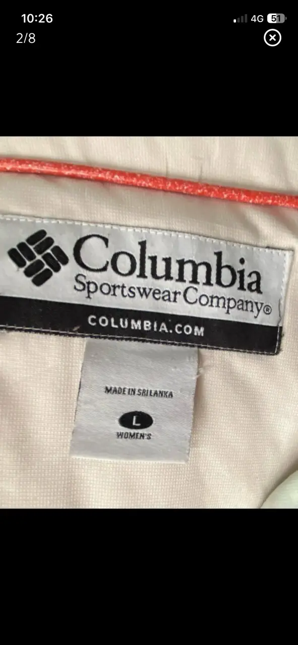 Chaqueta impermeable beige para mujer - 2