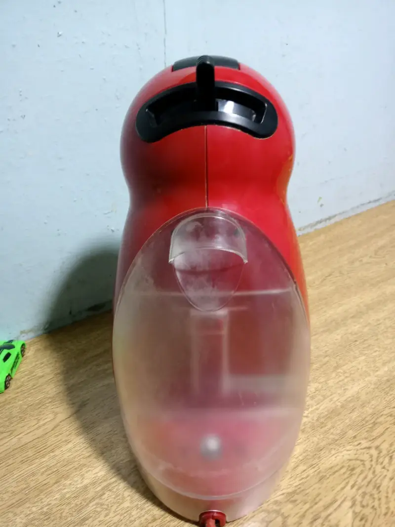 Cafetera de cápsulas roja compacta - 2