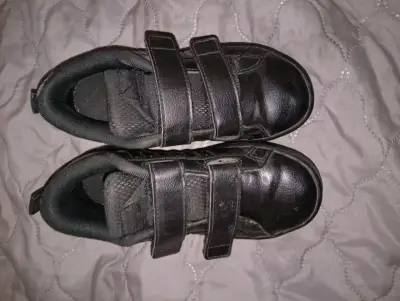 Zapatos escolares negros con velcro - miniatura 1