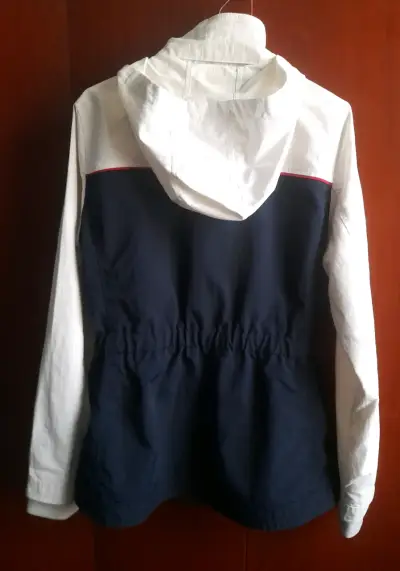 Chaqueta Tommy Hilfiger azul y blanca - miniatura 3