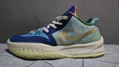 Zapatillas Kyrie 4 low - miniatura 2