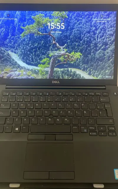 Laptop Dell con teclado retroiluminado - miniatura 4